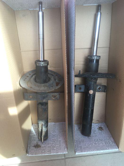 Амортизатор передній Renault Megane 2 (8200663654)