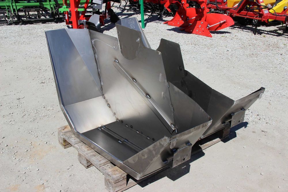 Błotnik tylny Błotniki tylne metalowe Ursus C-360 C-360-3P Szyszka