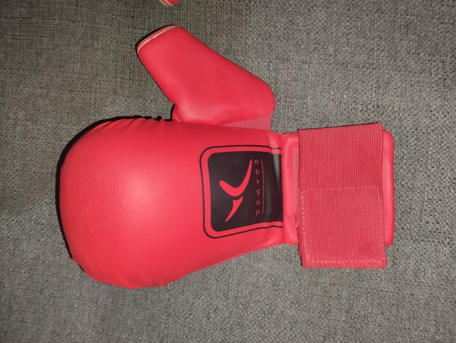 Luvas de karaté kumite aka "vermelho"