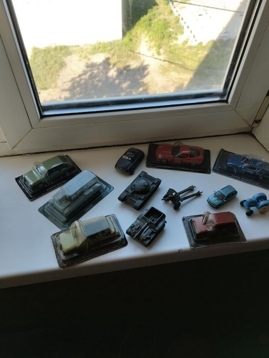 Игрушки, модели 1/24