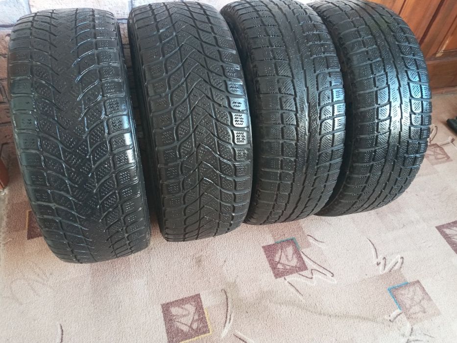 Срочно Зимняя резина 205 55 16