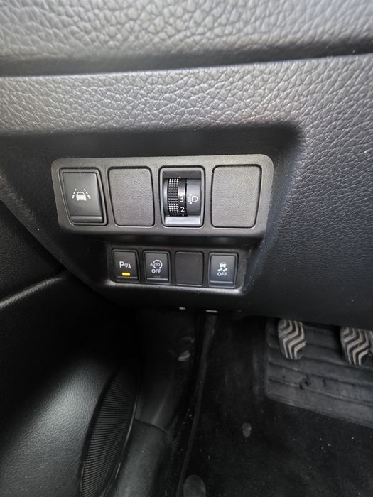 Nissan Qashqai 1.5 dCi (2015) - Full Extras / Impecável