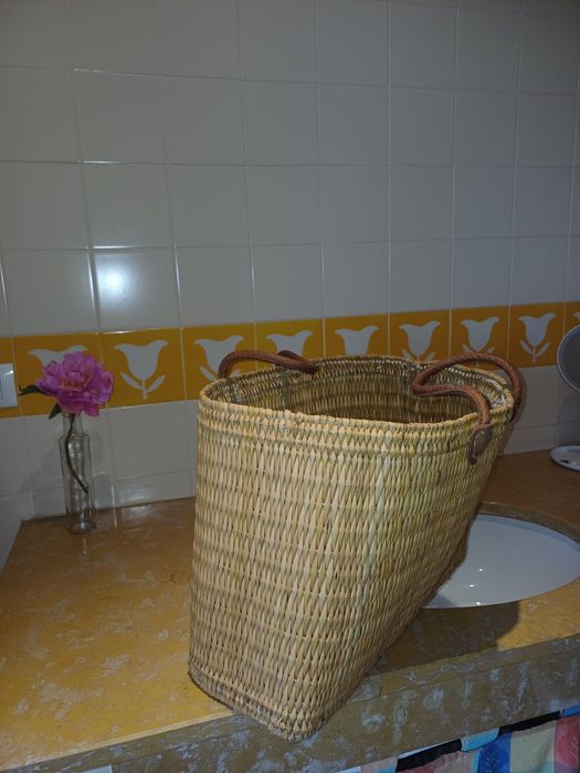 Cesta de verga alças em cabedal