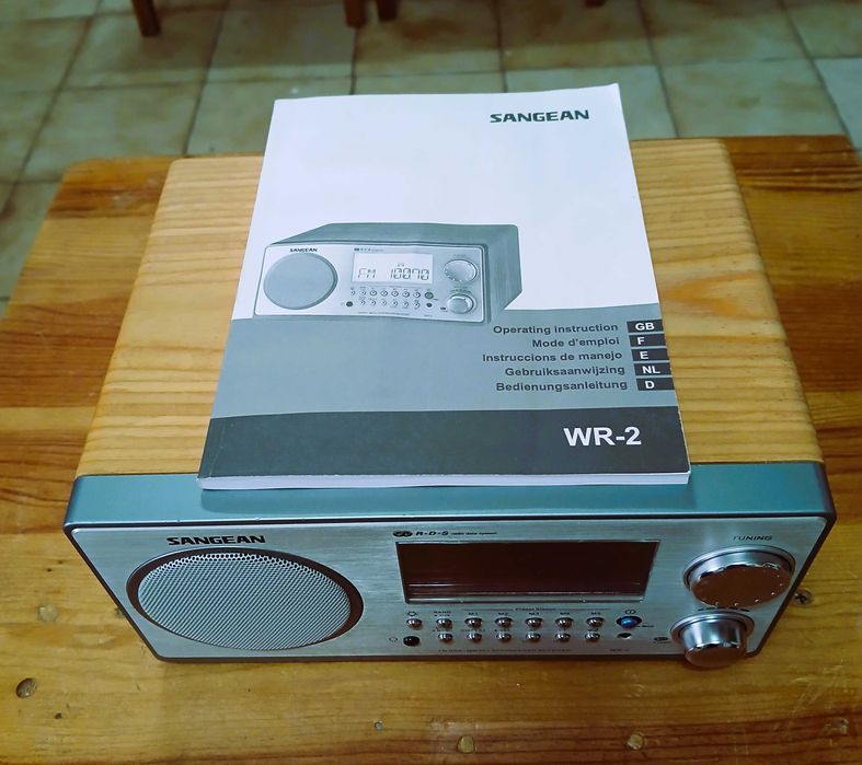 Rádio Sangean digital, modelo WR2