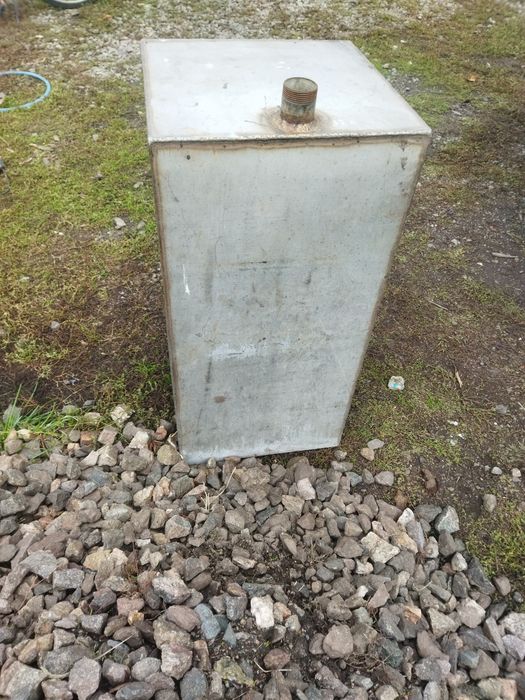 Нержавіючий бак.