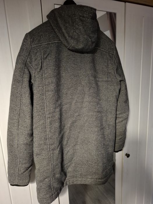 Стильное мужское теплое пальто в хорошем состоянии!