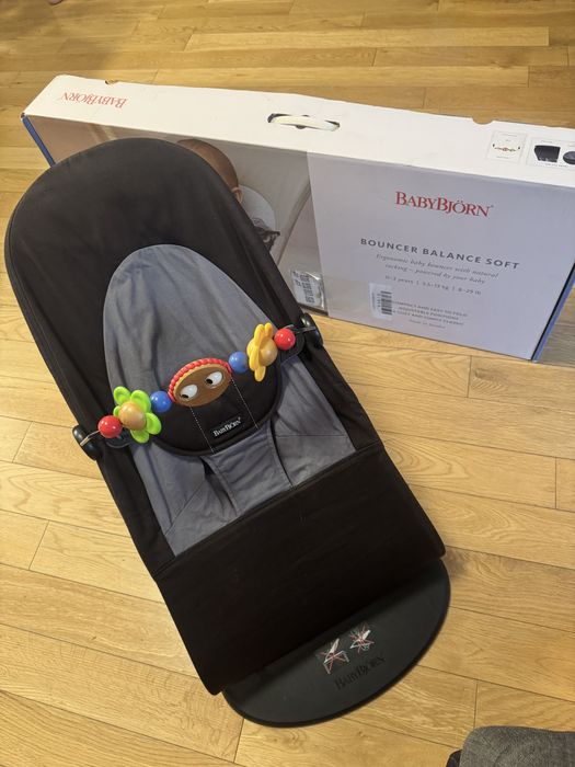 Espreguiçadeira BABYBJÖRN BalanceSoft +Arco Brinquedo +Saco transporte