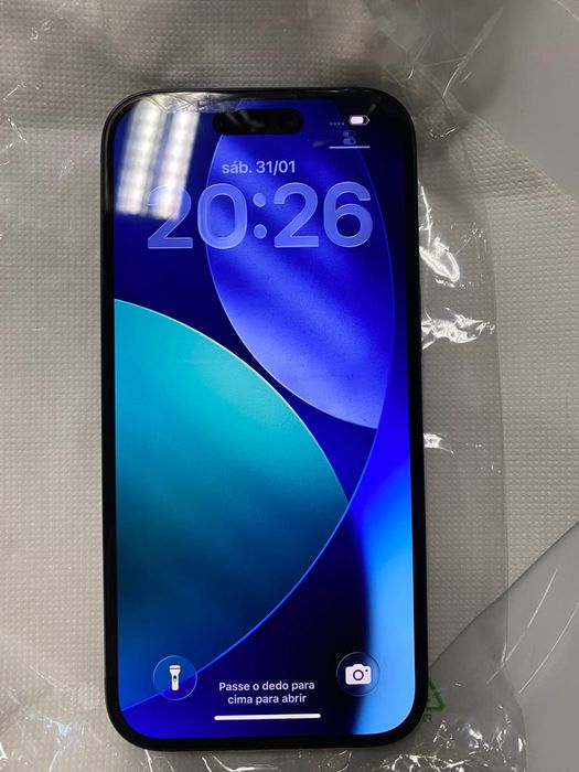 iPhone 15 com caixa