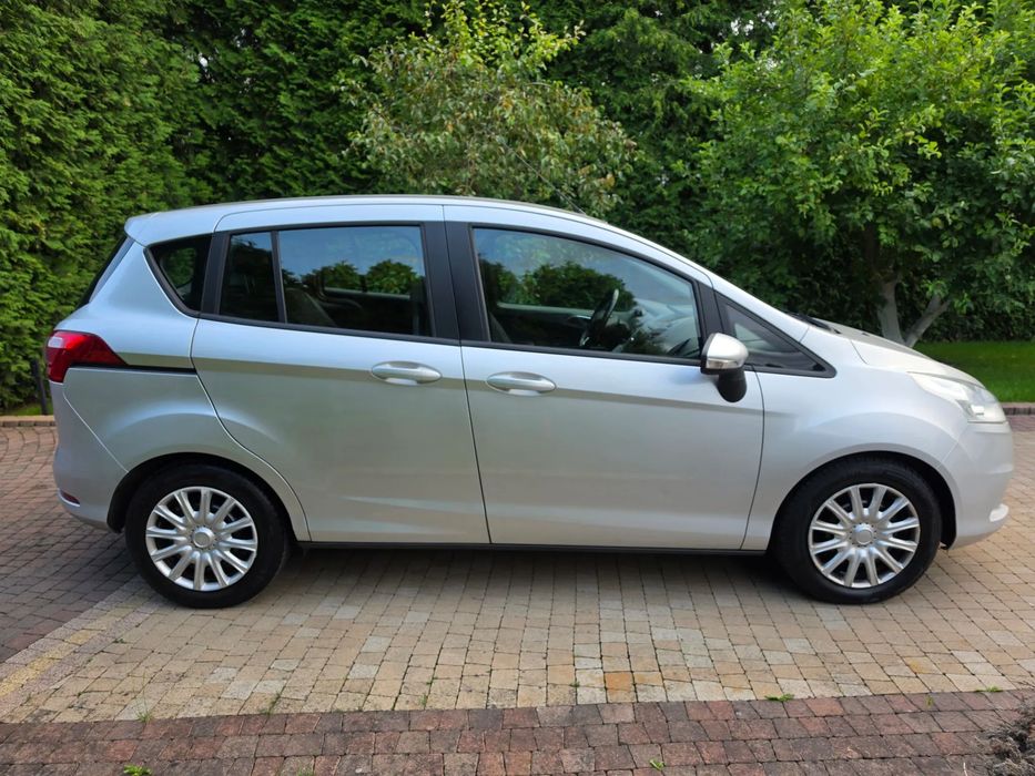 Ford B-MAX Super Stan !!
