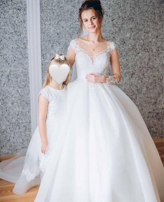 Весільна сукня