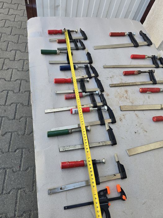 Piętnaście niemieckich ścisków stolarskich
