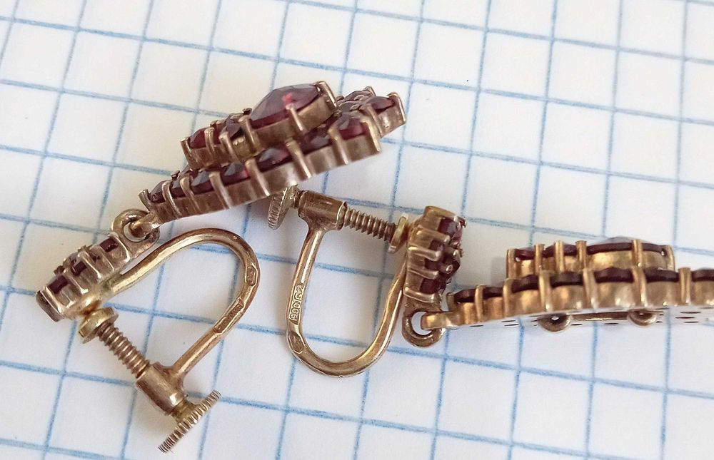 Серьги старинные с натуральными чешскими гранатами. Серебро 900