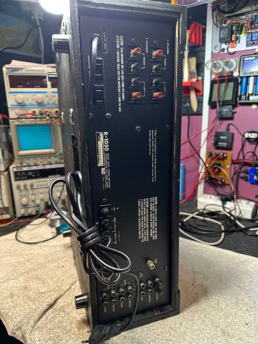 Piekny amplituner Luxman R-1050