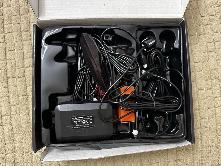 Czujniki parkowania BLOW CPW4 19mm Black – 4 szt. + wyświetlacz | NOWE