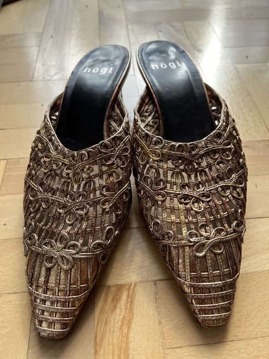 Klapki Hogl na obcasie