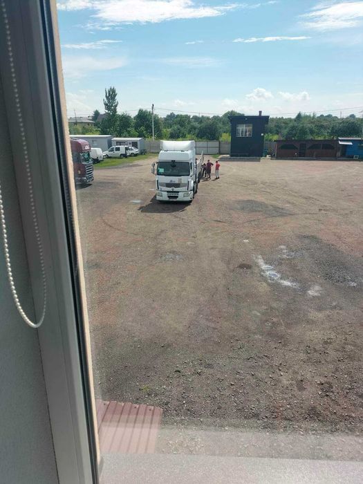 TIR - паркінг. Стоянка для вантажних автомобілів та спецтехніки.