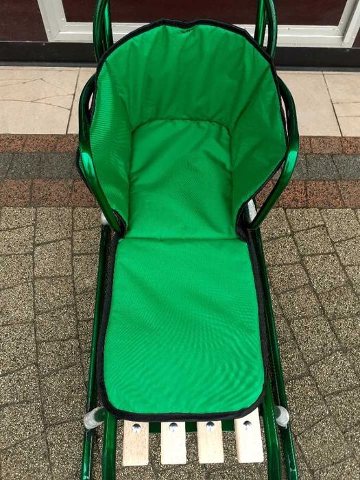 Sanki metalowe z oparciem