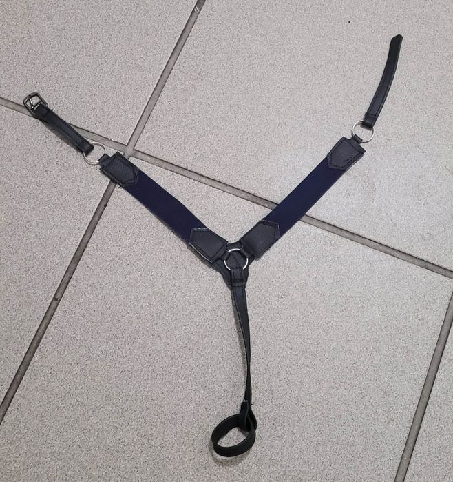 Napierśnik dla hobby horse granatowy z wytokiem  a4 i a3