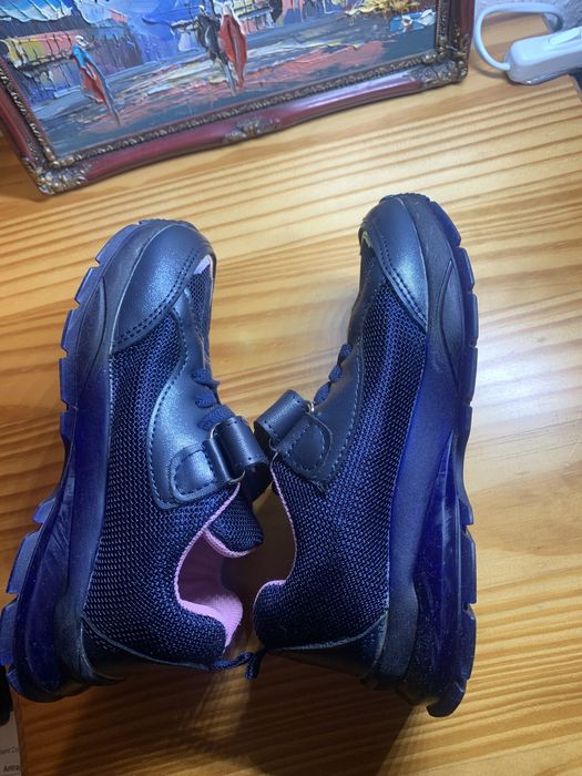 Дитячі кросівки