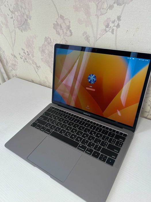 Macbook air 13' 2018 8/128 Gb