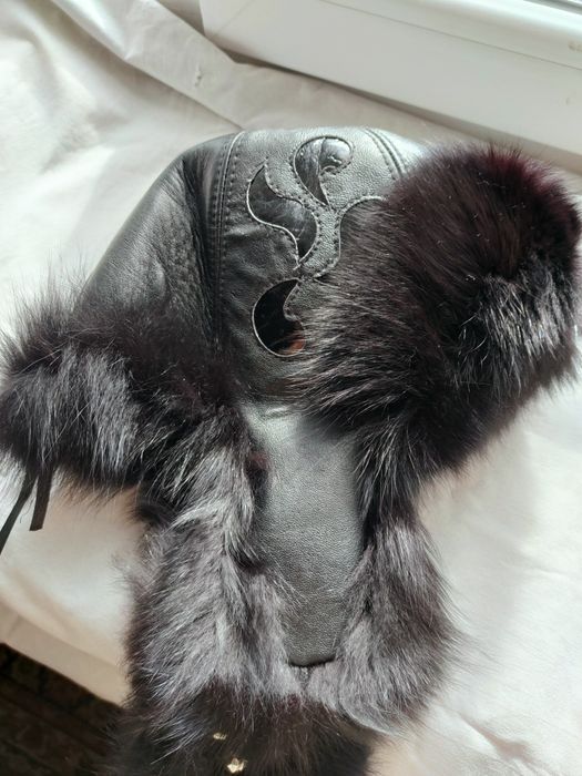 Тепла зимова шапка