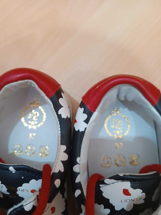 Vendo sapatilhas Lion off Porches