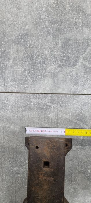 Stare małe kowadło 8 kg.