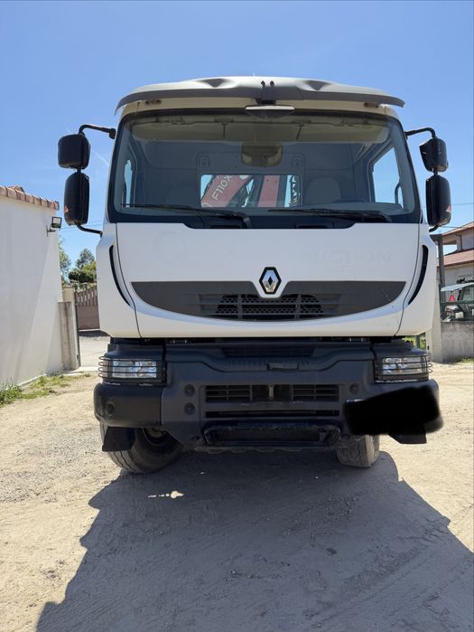Camião Kerax com ampliroll e grua