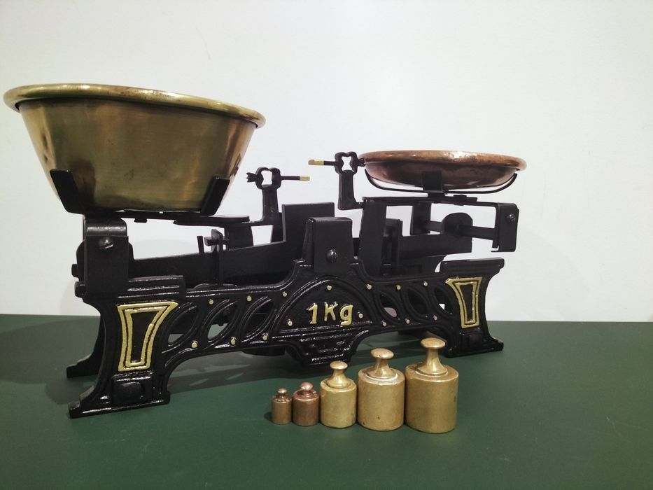 Balança antiga 1kg