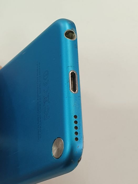 Apple iPod A1421 "64gb"