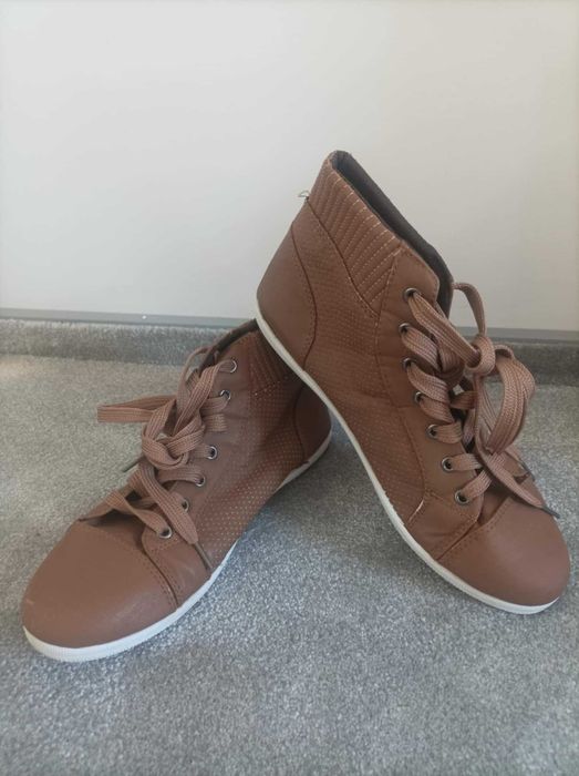Damskie jesienne trampki