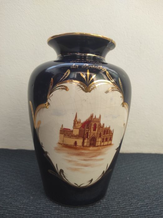 Vaso em porcelana de Aveiro