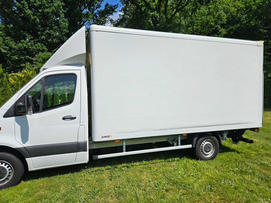 Zabudowa kontener JUNGE wraz z WINDĄ 750kg. typ Sprinter