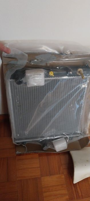 Vendo Radiador novo na caixa