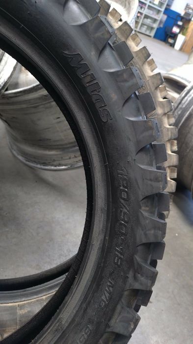 4  Pneus Motocross.