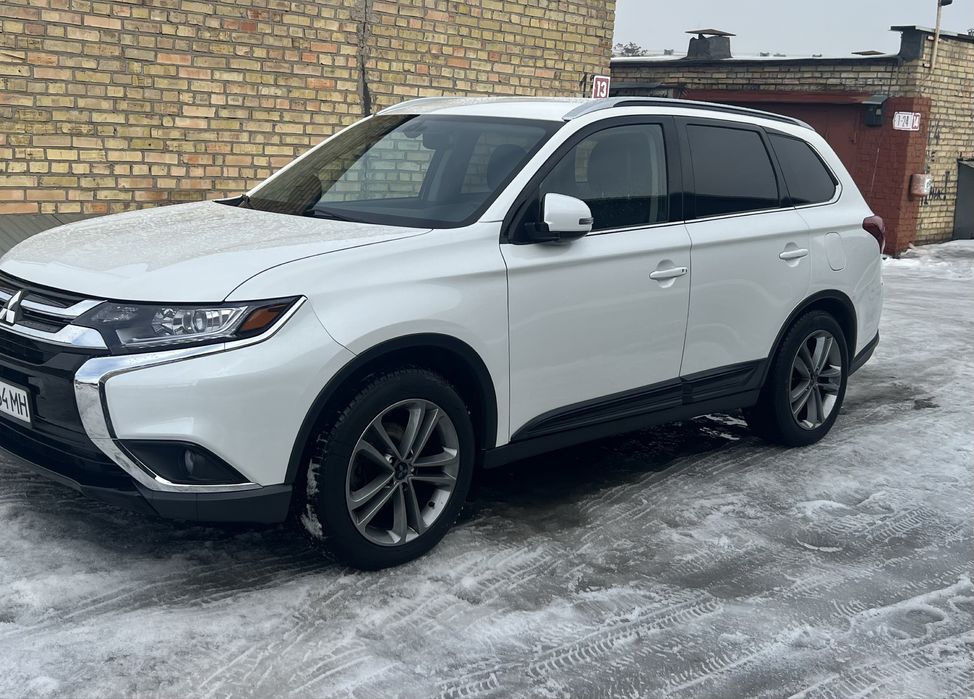 Mitsubishi outlander  (мітсубісі, аутлендер)