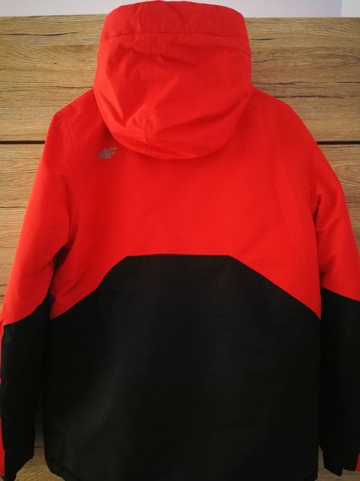 Куртка гірськолижна