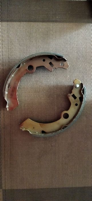 Колодки тормозные барабанные, стояночного тормоза SUZUKI