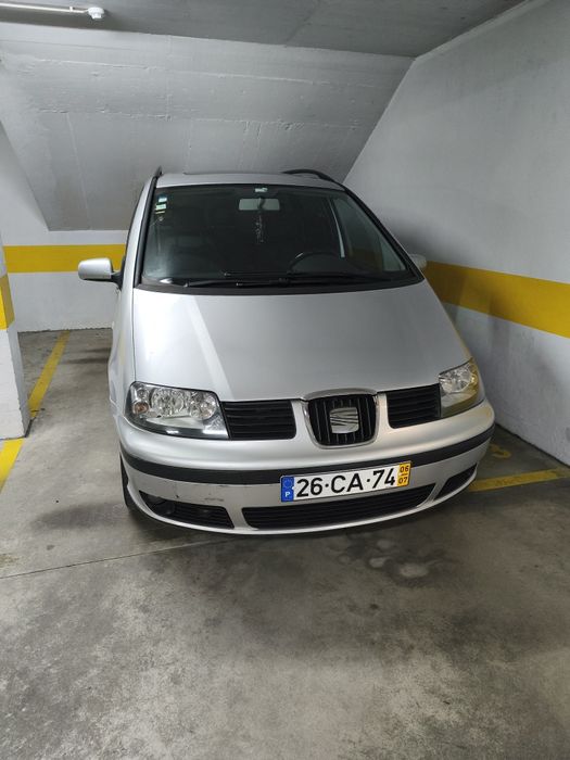 SEAT Alhambra cinza