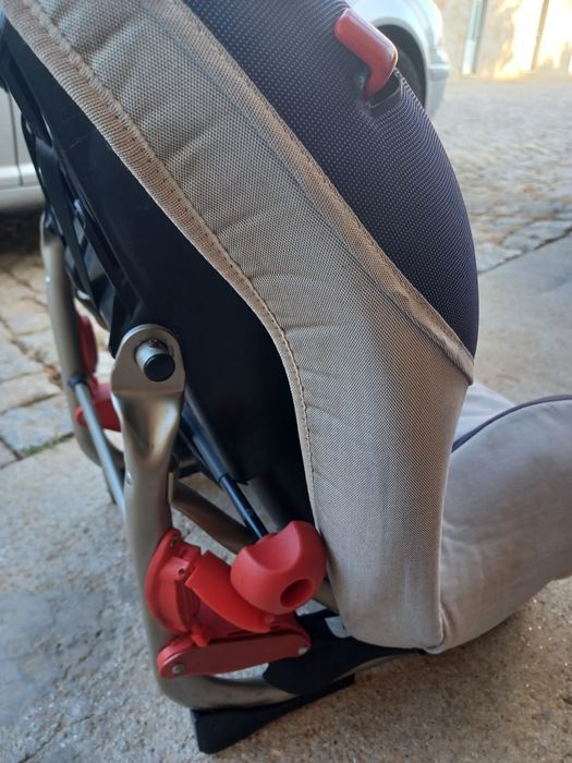 Cadeira de criança.  Em bom estado