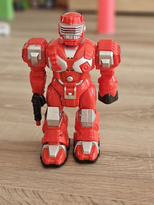 Робот зі звуком, рухами