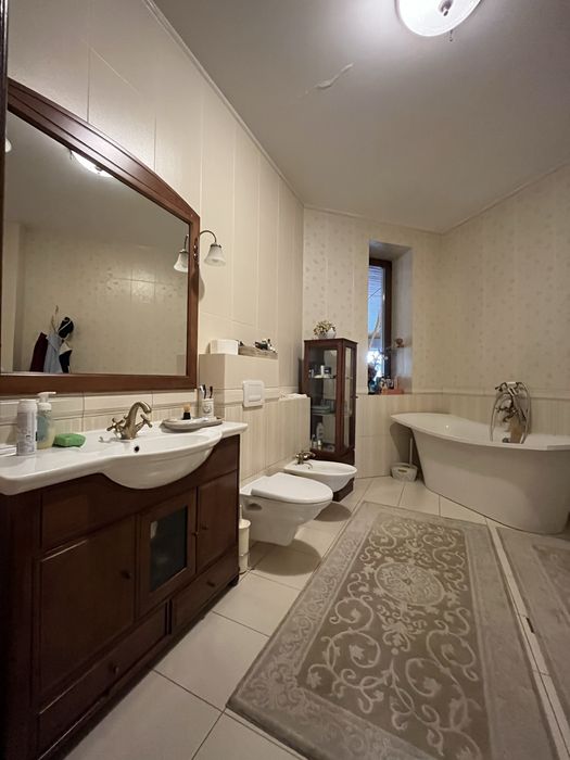 Авторський Будинок з Басейном та Укриттям - район Кварцу