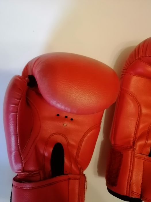 Перчатки боксерские.
