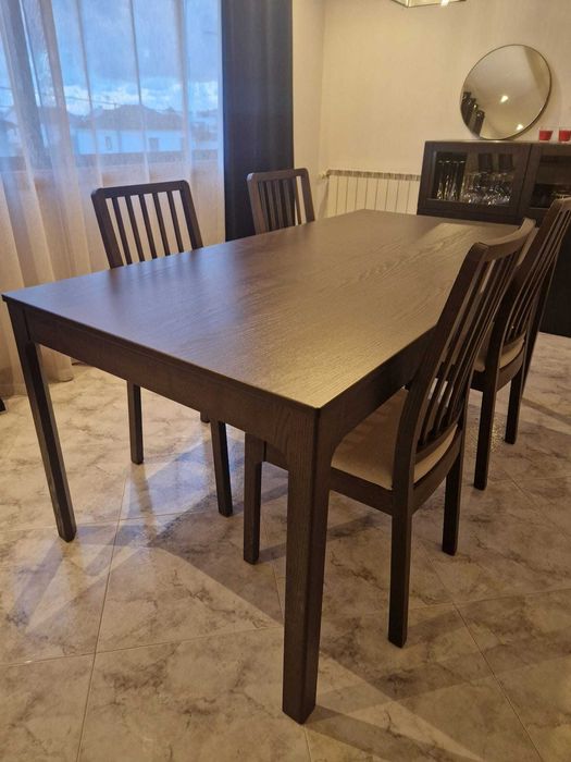 Mesa Extensível de Jantar com 4 Cadeiras - Ótimo Estado