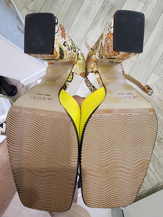 Туфли на каблуке