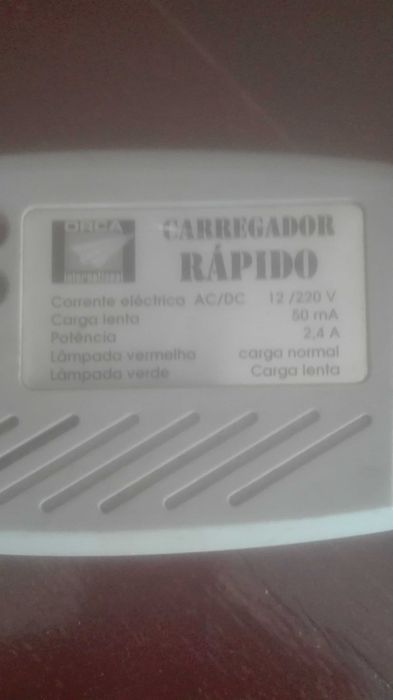 Carregador para baterias de carros ou barcos para modelismo