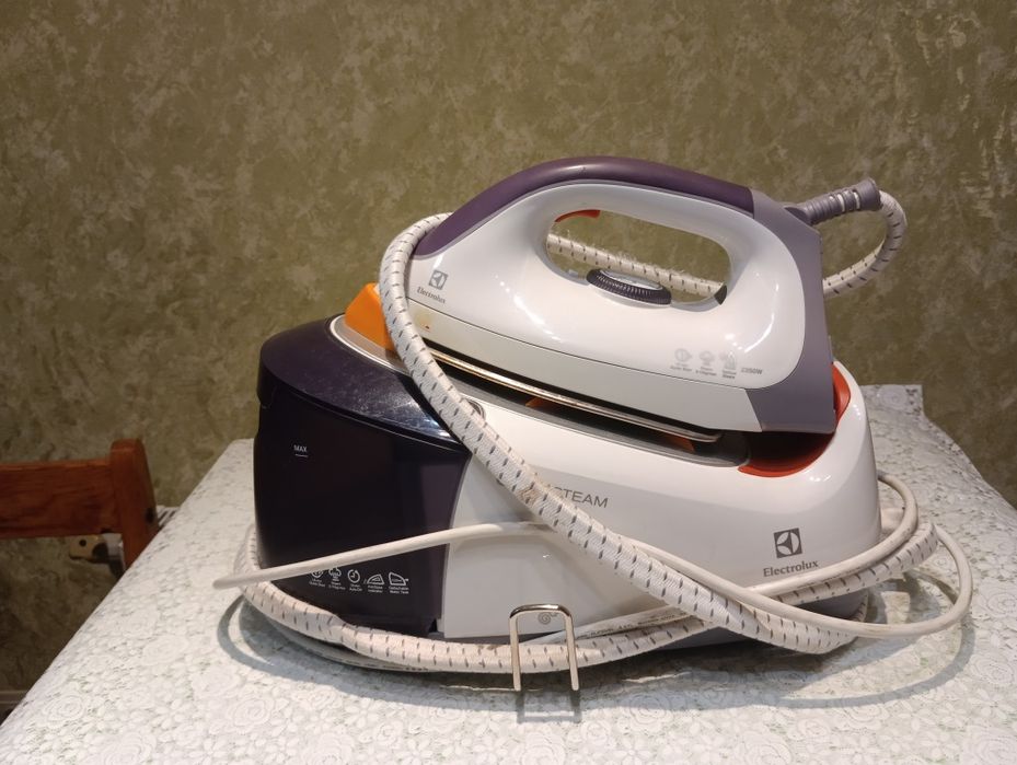 Праска з парогенератором ELECTROLUX EDBS 3350