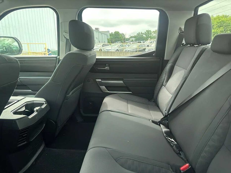 Toyota Tundra      2022