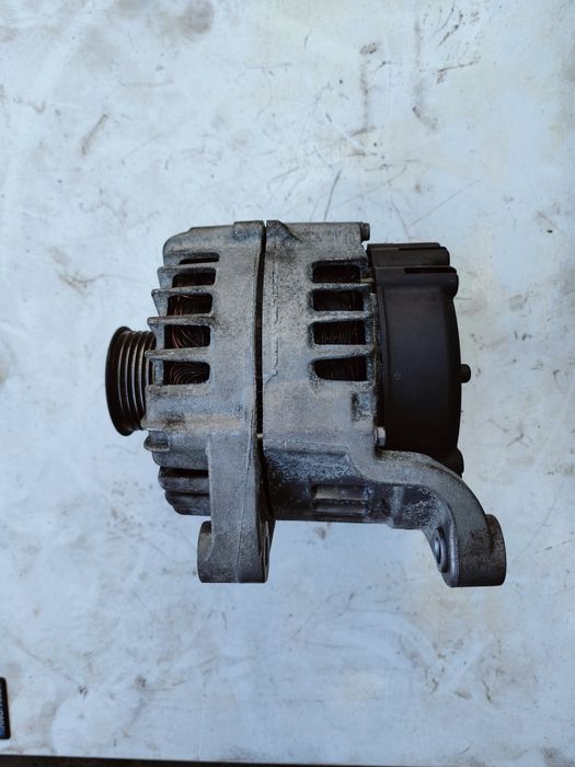 Генератор 7802261 180A BMW

e60 e61 e81 e84 e87 e90 e91

2.0d N47