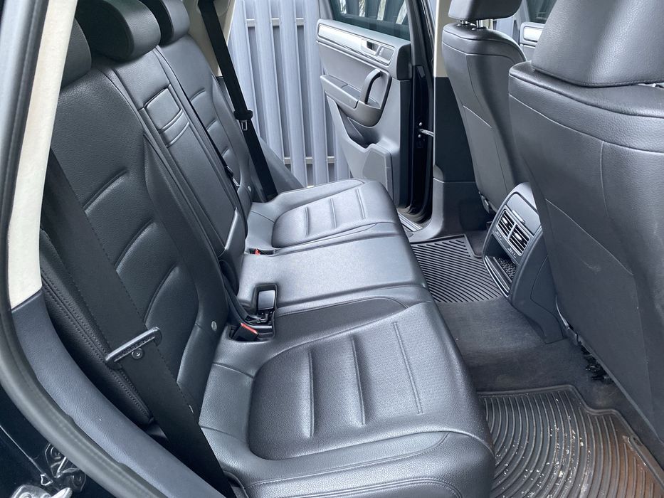 TOUAREG 2016 року бензин